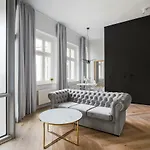 Homewell Boutique 아파트 *